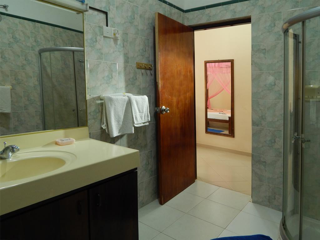 Rico Shadow Guest House & Restaurant فايكال المظهر الخارجي الصورة