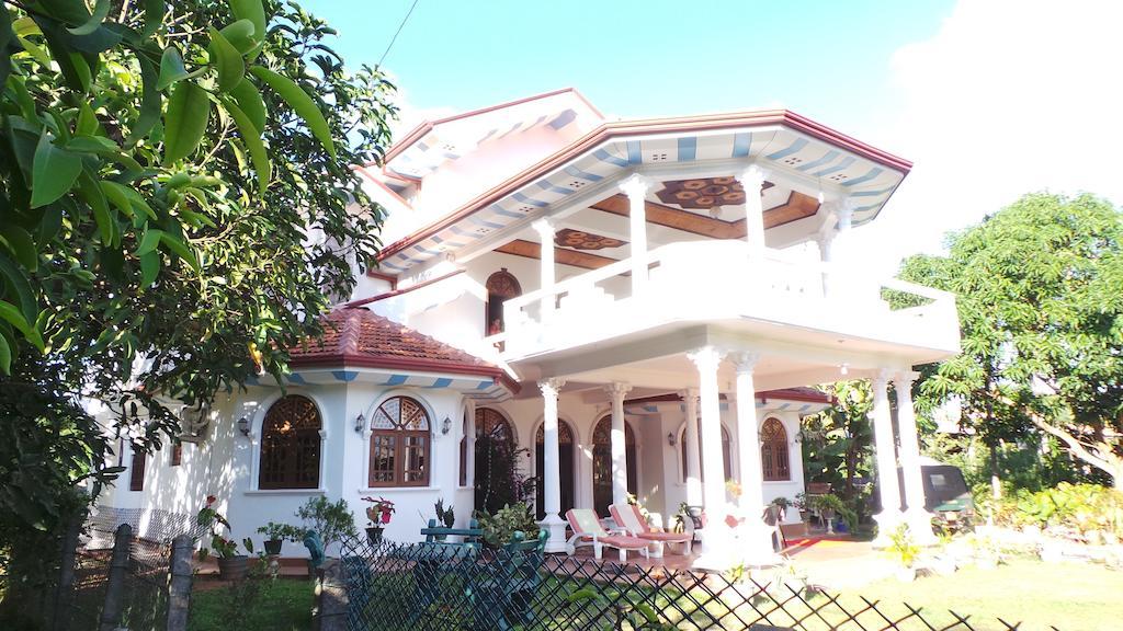 Rico Shadow Guest House & Restaurant فايكال الغرفة الصورة